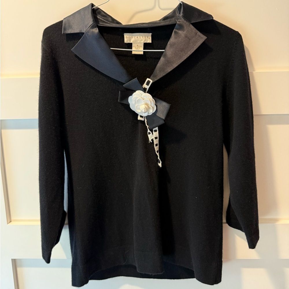 New Doncaster cashmere sweater with bow clip neck details size L
